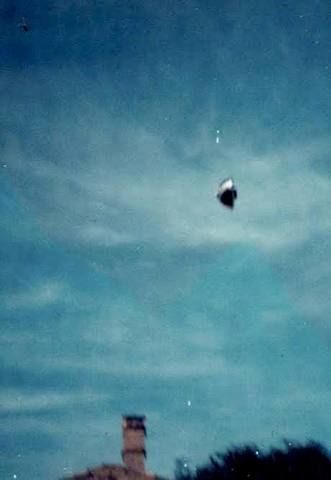 The 1966 Balwyn Polaroid. It is not a Westall photograph; no photo of the Westall object is known.