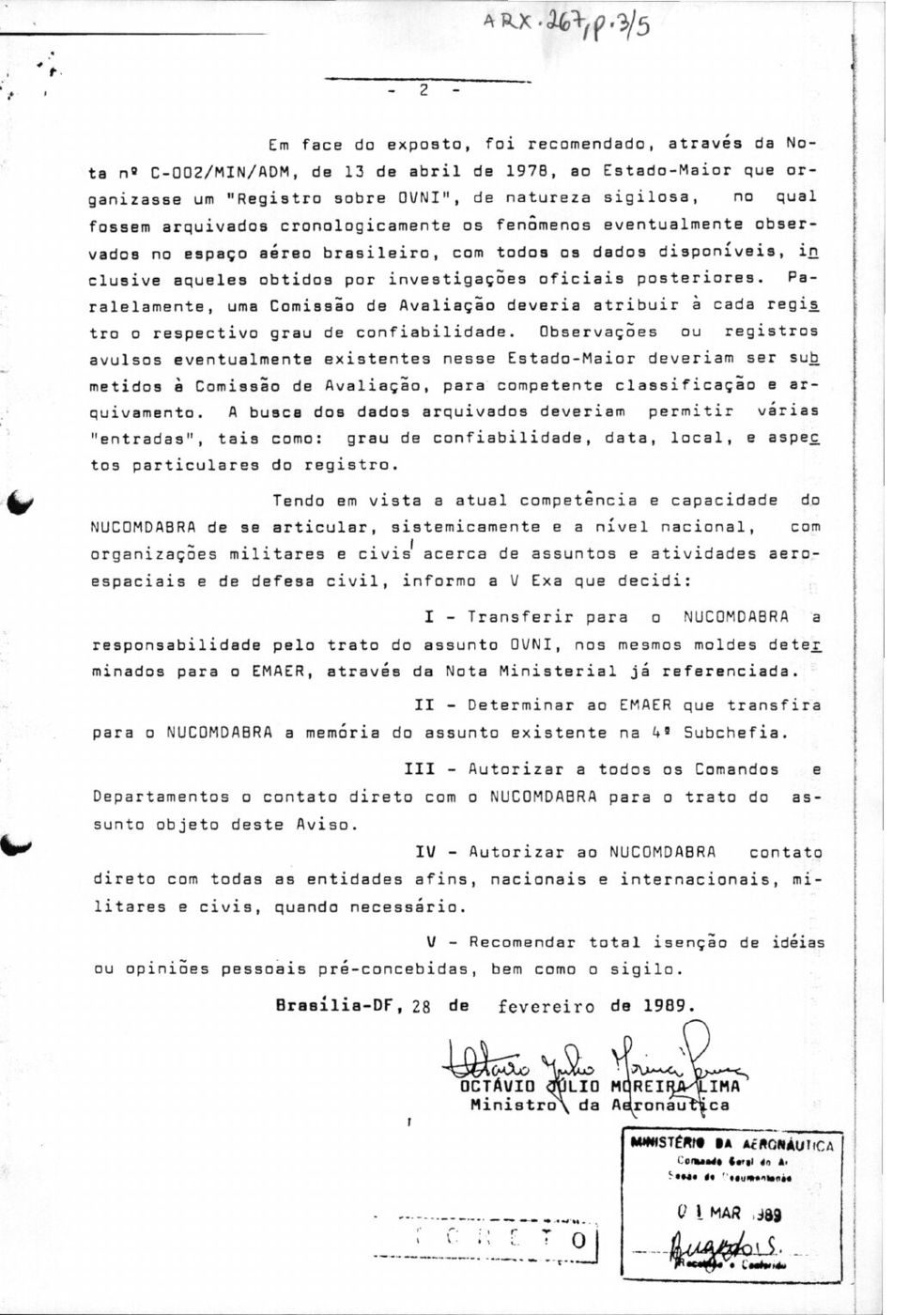 Primary document. Page 3 of SECRET Aviso S-001/MIN, 28 Feb 1989 (ARX.0.0.267): recalls Nota C-002/MIN/ADM of 13 Apr 1978 that created the classified 'Registro sobre OVNI', transfers the subject to NuCOMDABRA, and is signed by Air Minister Octávio Júlio Moreira Lima.