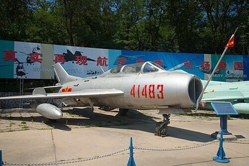 Context: an FT-6, the export name of the Shenyang JJ-6 two-seat trainer (Chinese-built MiG-19UTI type), at the China Aviation Museum, August 2007. The 1999 press account says a JJ-6 was launched from the Cangzhou flight test and training centre on 19 Oct 1998 and could not climb to the object. Not the aircraft involved.