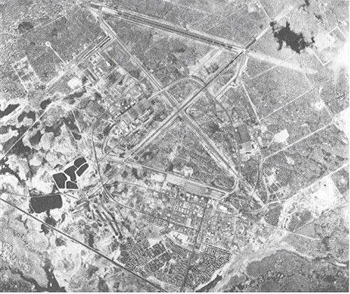 Context: Holloman AFB, New Mexico, from the air (USAF reference photo, 1987). No image of the claimed 1964 landing exists.