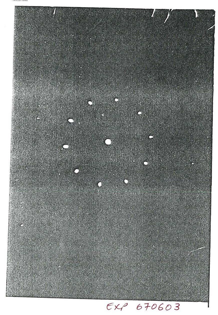 The only surviving photo from the F-86 scramble of 3 June 1967 (formation EL-01, Torrejón): a print of the gunsight-camera frame, with the ring of reticle dots. The 1992 review says it shows only "un punto luminoso a las 2 del visor". Page 60 of Air Force file 670603.