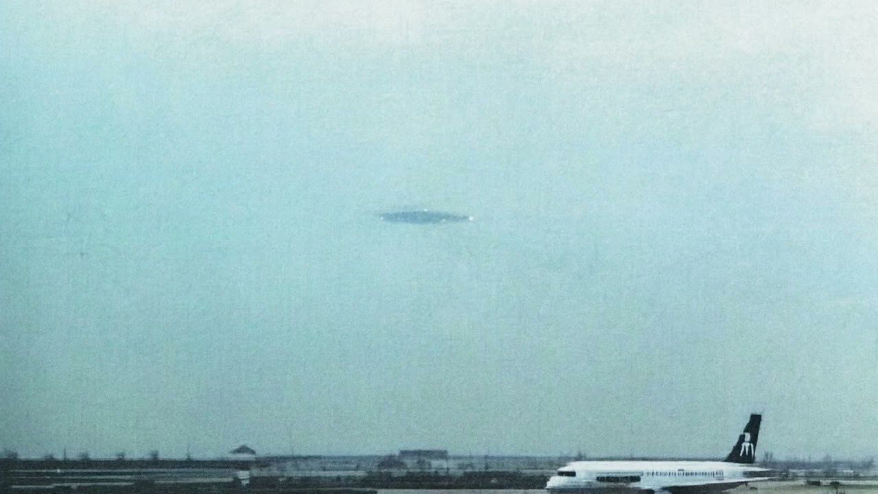 FAA tower audio, O'Hare Gate C17 (7 Nov 2006)