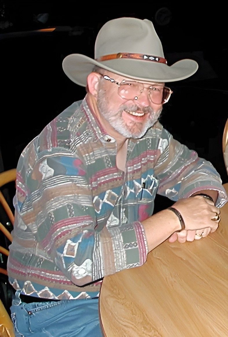 Karl T. Pflock at the 'Encounters at Indian Head' conference in New Hampshire, 16 September 2000 (cropped).