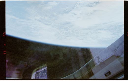 NASA-UAP-D032: STS-80 unidentified object, image 3 of 3 (1996)