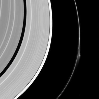 A streamer pulled from the F ring (video grab)