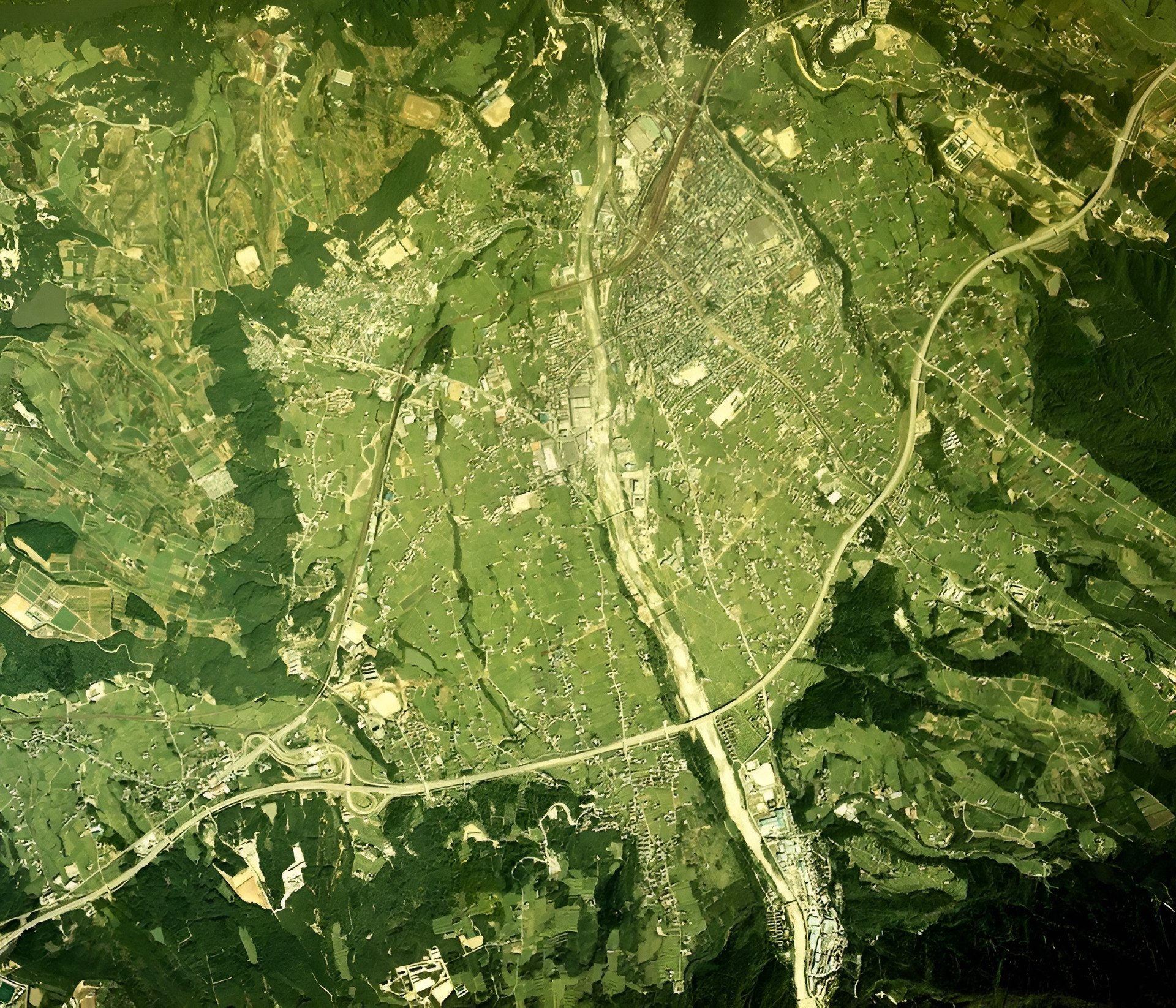 Context, not the sighting: central Nakatsugawa, Gifu, from the air in 1976, a year after the sightings raised in the Diet. Government aerial survey photo (two frames of ccb-76-17 joined).