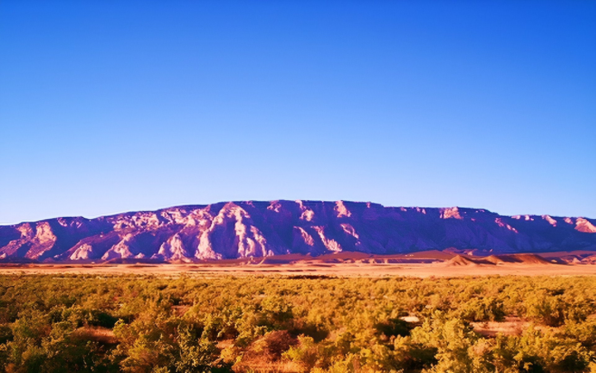 Context photo: Blue Mountain east of Jensen, Utah, on the eastern rim of the Uinta Basin, photographed in September 2007. It shows the landscape of the region, not any sighting.